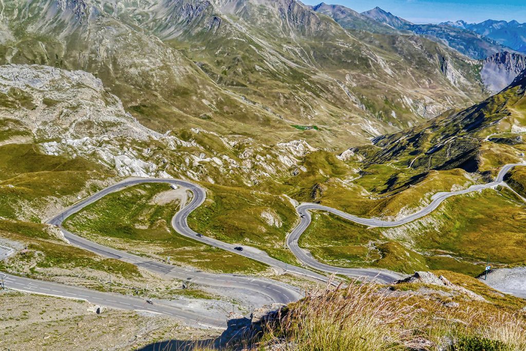 route-des-grandes-alpes-moppedhotel